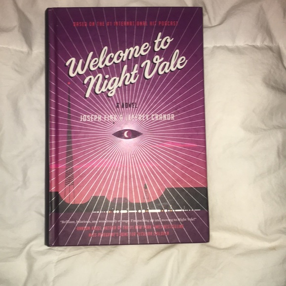 Welcome to night vale - Picture 1 of 3